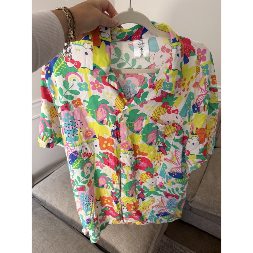 Hello Kitty Tropical Hawaiian Button Front Shirt Women’s XL Sanrio Rayon Shirt